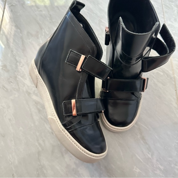 New Saint & Libertine black hidden heel sneakers Velcro closure high tops - Picture 3 of 8